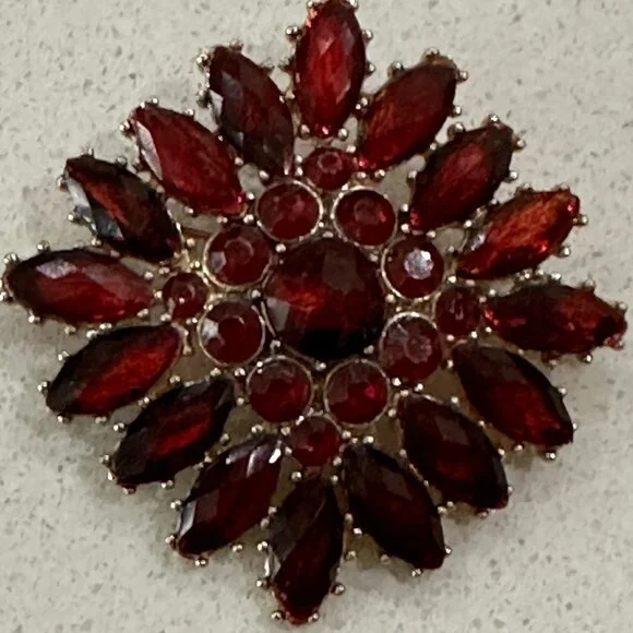 Liz Claiborne Starburst Brooch - Picture 4 of 5
